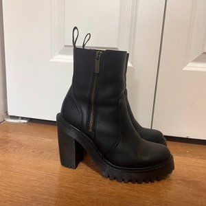 Dr. Martens Magdalena Boot Heels Size 7